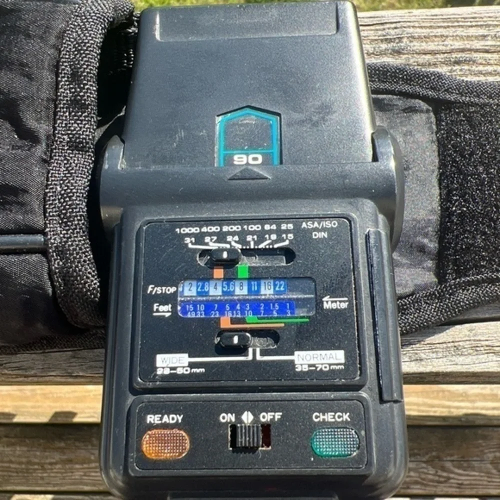 Sakar Auto 27B‎ Computerized Electronic Flash with the Bag. 🎥 (S)